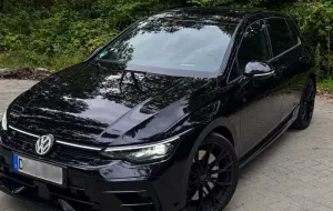 Huur Volkswagen Golf 8.5R Black Edition