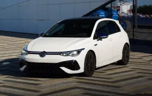 Huur Volkswagen Golf 8R 20 Years Edition