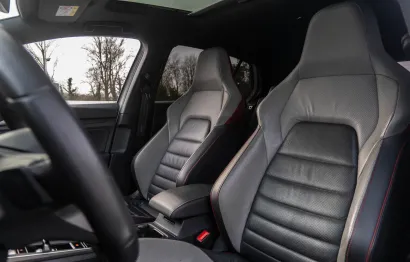 Huur Volkswagen Golf 8 GTI