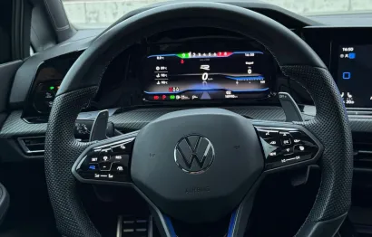 Huur Volkswagen Golf 8R Performance