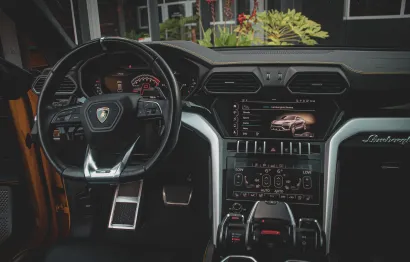 Huur Lamborghini Urus