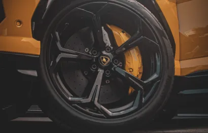 Huur Lamborghini Urus