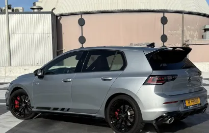 Huur Volkswagen Golf 8.5 GTI Clubsport