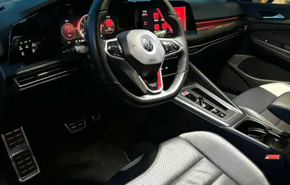 Huur Volkswagen Golf 8 GTI Clubsport