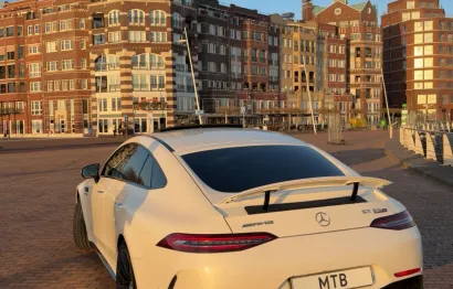 Huur Mercedes Benz GT63s AMG