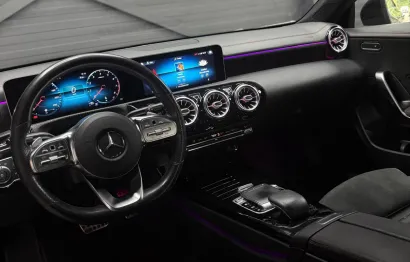Huur Mercedes Benz CLA220