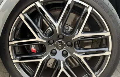 Huur Audi RSQ3 Performance 1/555 Edition
