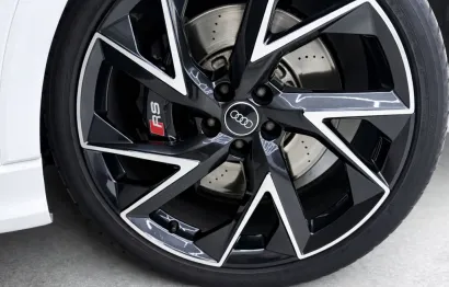 Huur Audi RSQ3 Sportback