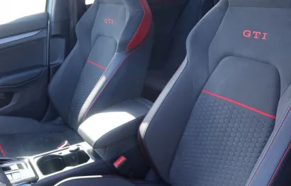 Huur Volkswagen Golf 8.5 GTI Clubsport