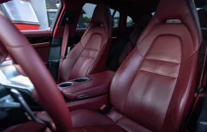 Huur Porsche Panamera 4S