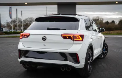 Huur Volkswagen T-Roc R + Akra