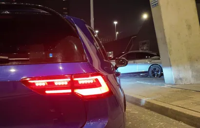 Huur Volkswagen Golf 8R + Akra
