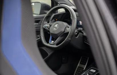 Huur Volkswagen Golf 8R
