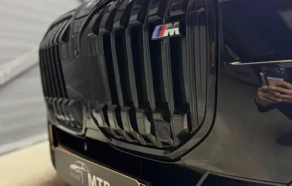 Huur BMW M760i (2026)