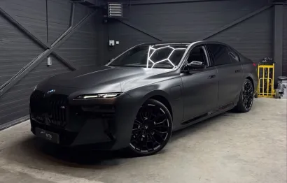 Huur BMW M760i (2026)