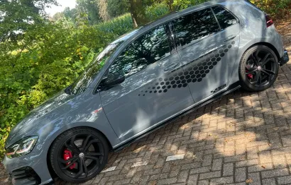 Huur Volkswagen Golf 7.5 GTI TCR