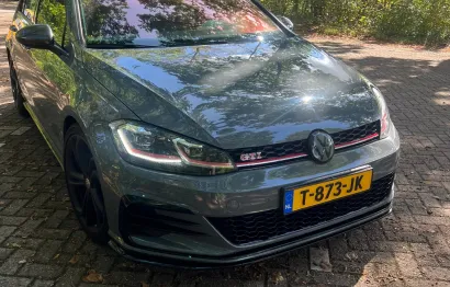 Huur Volkswagen Golf 7.5 GTI TCR