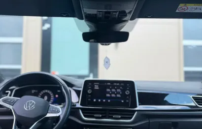 Huur Volkswagen T-Roc R-Line
