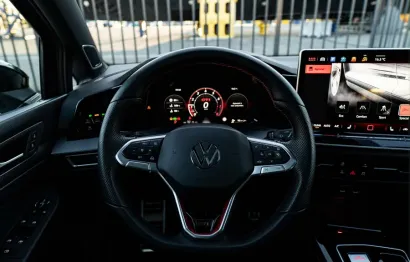 Huur Volkswagen Golf 8.5 GTI Clubsport