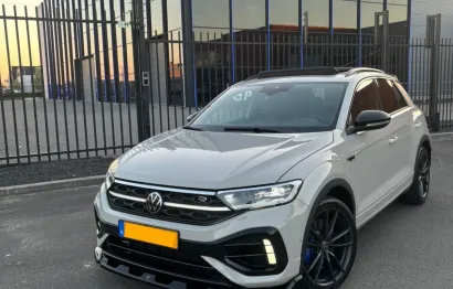 Huur Volkswagen T-Roc R + Akra