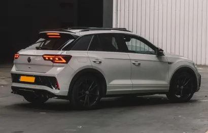 Huur Volkswagen T-Roc R + Akra
