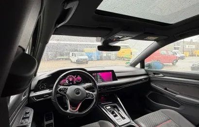Huur Volkswagen Golf 8 GTI Clubsport 45 Jahre