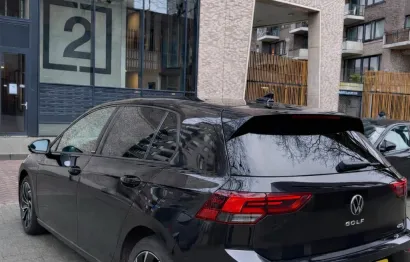 Huur Volkswagen Golf 8 eTSI