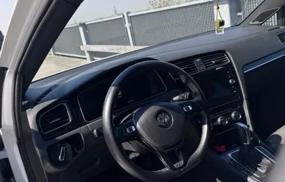 Huur Volkswagen Golf 7.5 R-Line