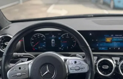 Huur Mercedes Benz A180D