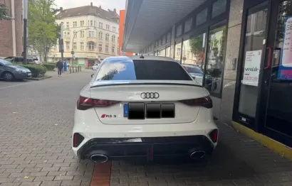 Huur Audi RS3 Limousine