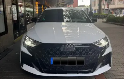 Huur Audi RS3 Limousine