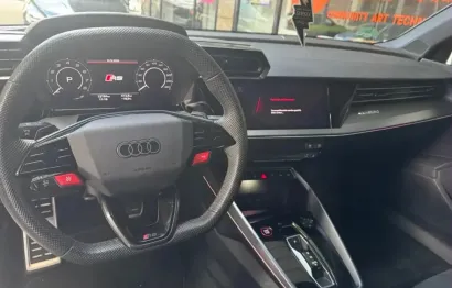 Huur Audi RS3 Limousine