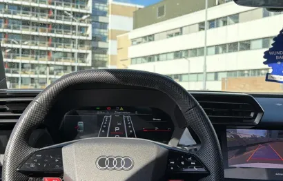Huur Audi RS3 Limousine (2026)