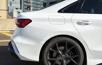 Huur Audi RS3 Limousine (2026)