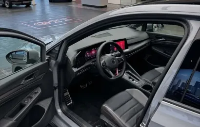Huur Volkswagen Golf 8 GTI