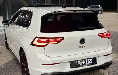 Huur Volkswagen Golf 8 GTI Clubsport
