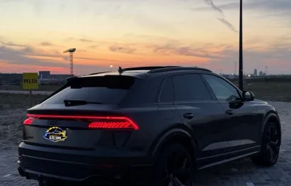 Huur Audi RSQ8 Performance