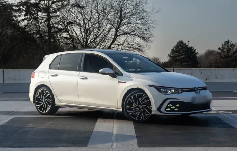 Huur Volkswagen Golf 8 GTI