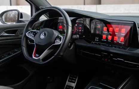 Huur Volkswagen Golf 8 GTI