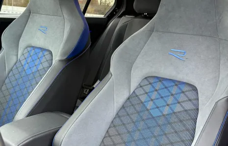 Huur Volkswagen Golf 8R Performance