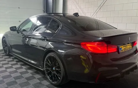 Huur BMW M550i