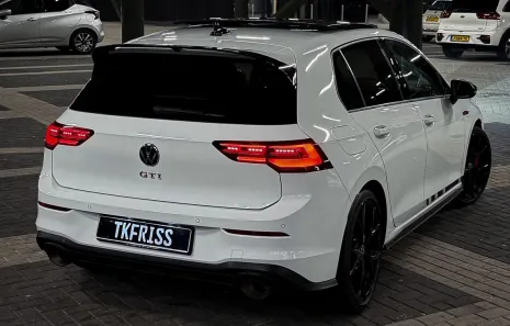 Huur Volkswagen Golf 8 GTI Clubsport