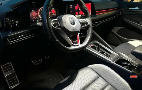 Huur Volkswagen Golf 8 GTI Clubsport