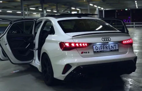 Huur Audi RS3 Limousine (2026)