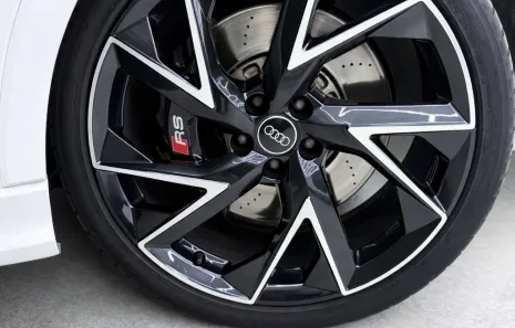 Huur Audi RSQ3 Sportback