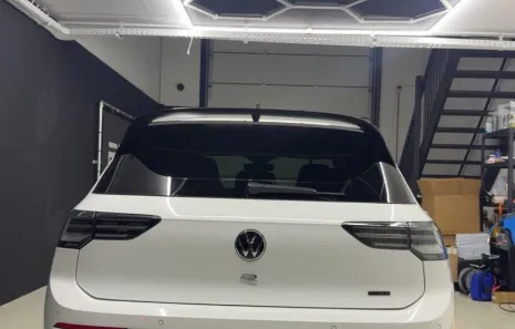 Huur Volkswagen Golf 8R Black Edition