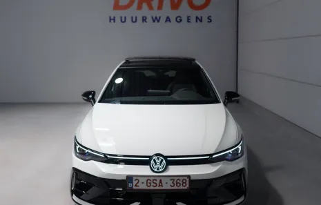 Huur Volkswagen Golf 8.5R Black Edition