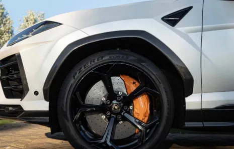 Huur Lamborghini Urus