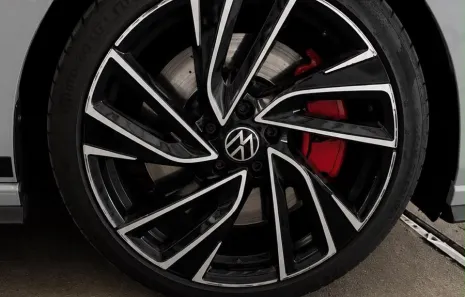 Huur Volkswagen Golf 8 GTI Clubsport