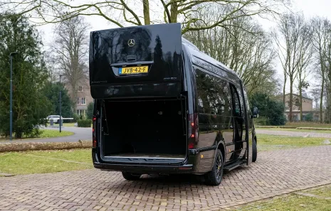 Huur Mercedes Sprinter VIP Bus
